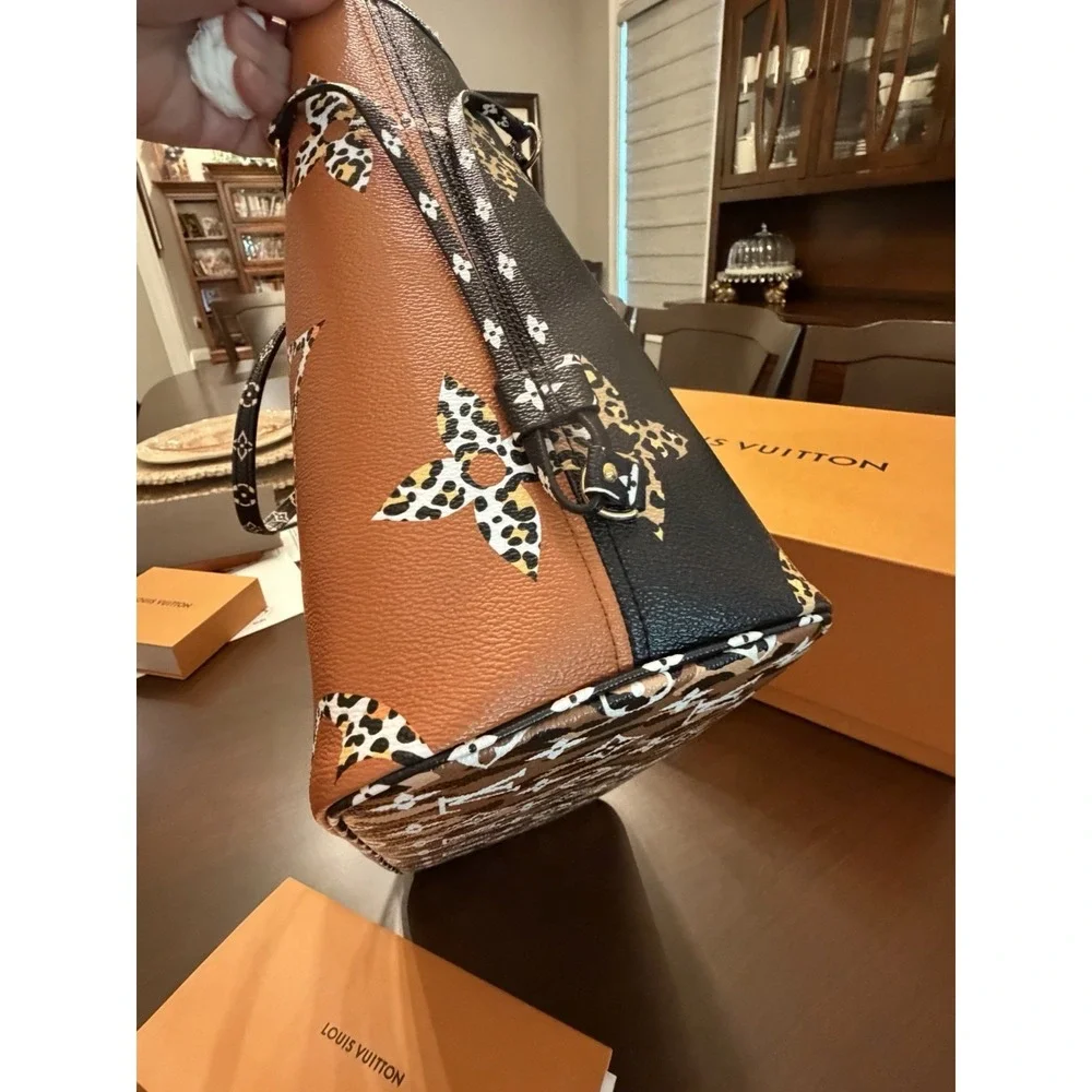 Louis Vuitton Neverfull Jungle Tote, Wallet, Pouch, Key Chain LOT ** MINT RARE